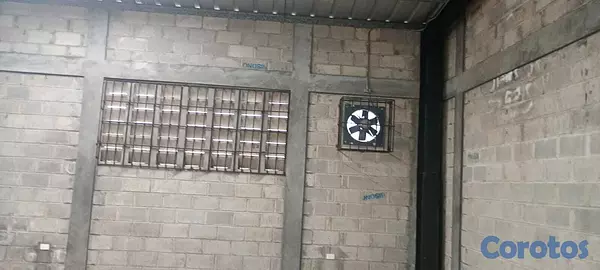 oficinas y locales comerciales - ALQUILO NAVE. Localizada en Ensanche La Fe. 700 mt 10