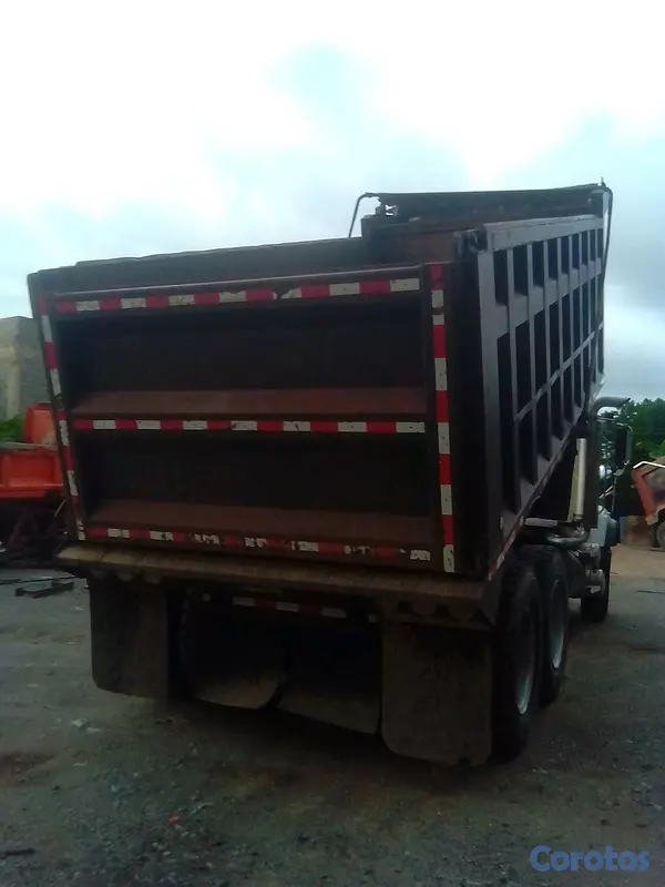 camiones y vehiculos pesados - Mack granite  3