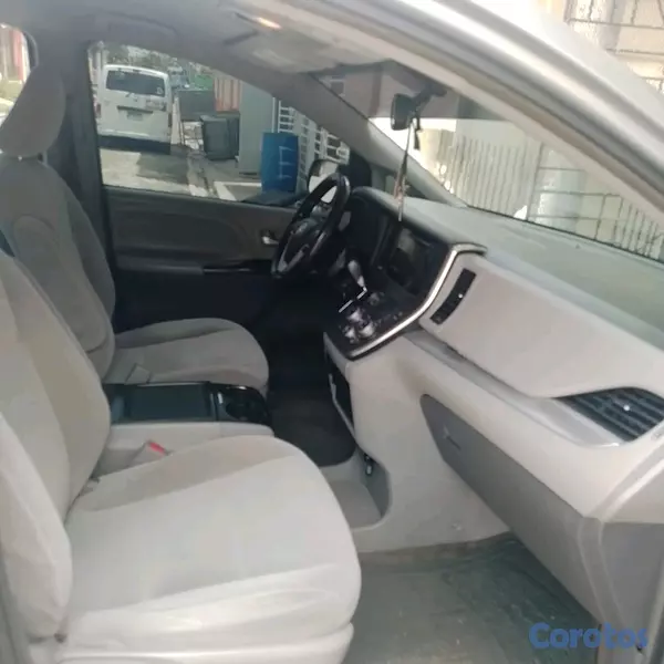 otros vehiculos - Toyota sienna 2017 4x4  7
