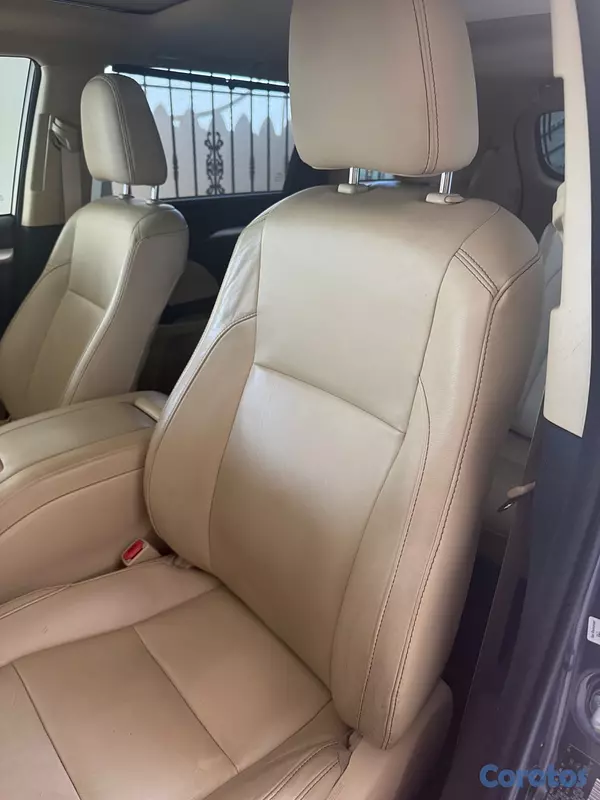 jeepetas y camionetas - Toyota Highlander XLE 4WD 2015 8