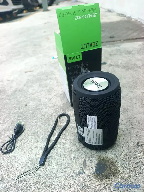 otros electronicos - vendo 2 zealot s32 original.  3