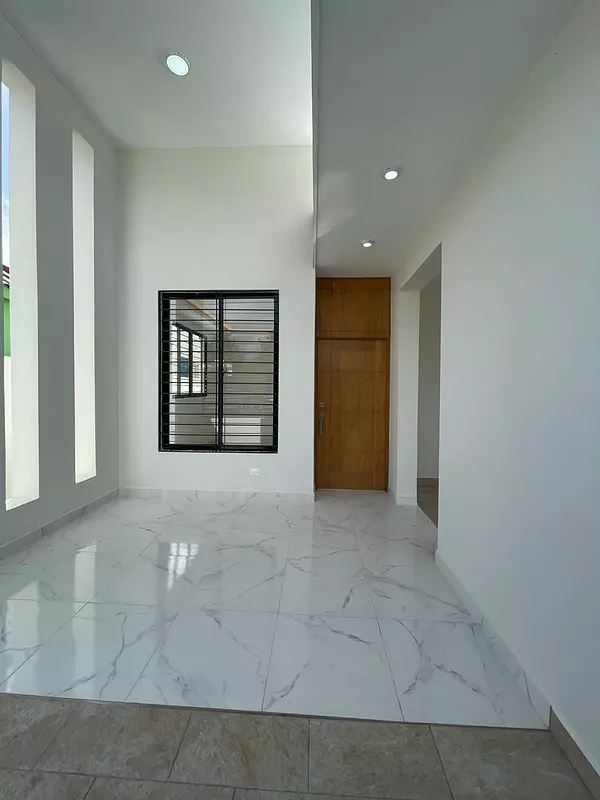 casas - Casa Moderna en Urbanizacion Jardines del Sur 9