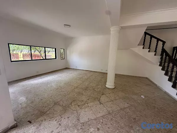 casas - Vendo Casa de 3 niveles en La Castellana, 4 HABS., 5