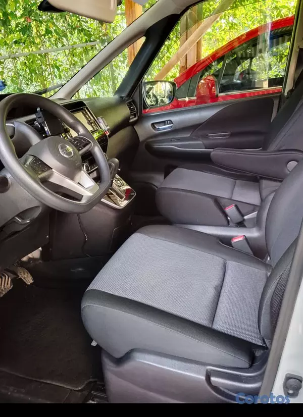 otros vehiculos - Nissan Serena 2020 como nueva 3
