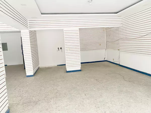 oficinas y locales comerciales - Local en primer nivel 2