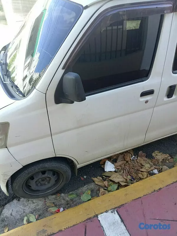 otros vehiculos - Se vende guagua de hijet 2014 4