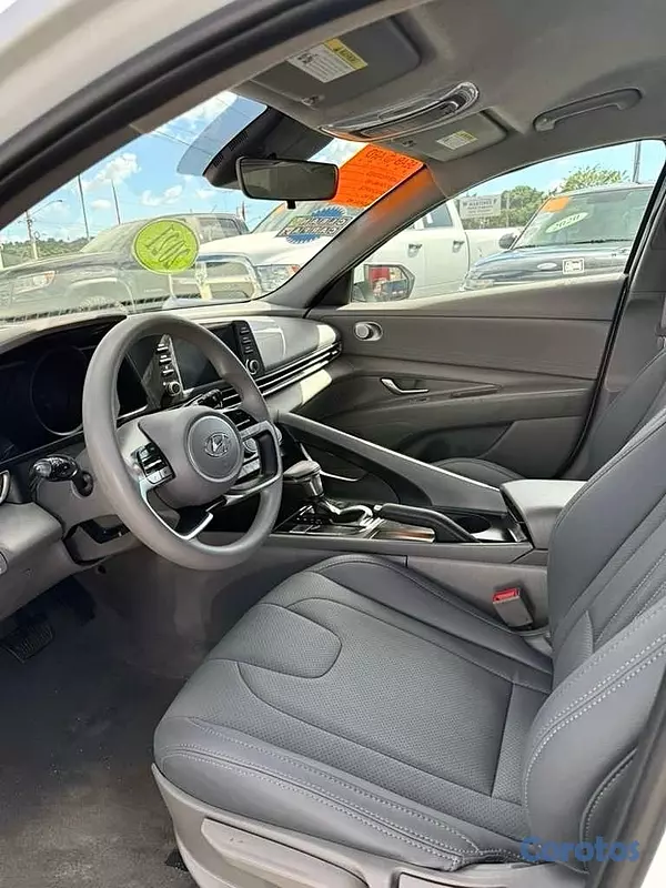 carros - Hyundai Elantra SE 2021
 8