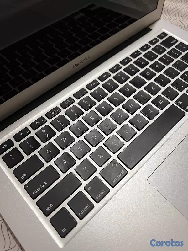 computadoras y laptops - MACBOOK AIR 13" 2