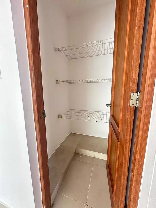apartamentos - De Oportunidad Apartamento en Reparto Universitario 6