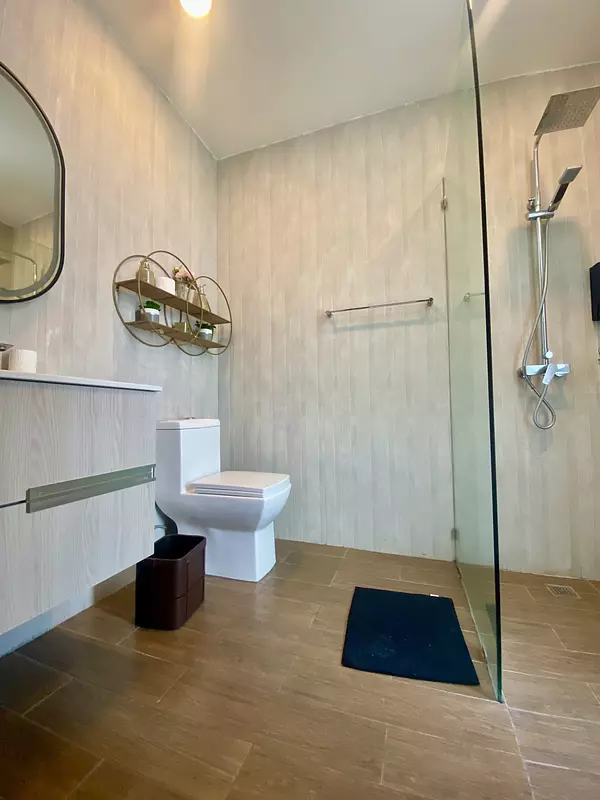 apartamentos - Piso alto de venta amueblada en La Esmeralda 7