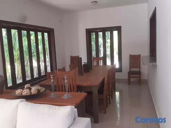 casas vacacionales y villas - Vendo villa de dos niveles 4 habitaciones en Metro Country Club  5