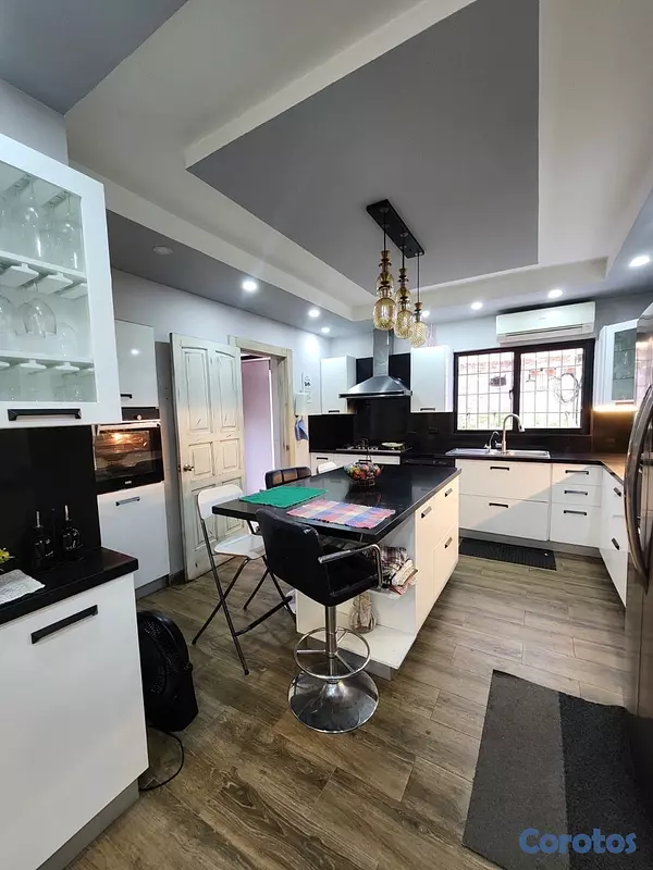 apartamentos - vendo bella vista sur primer nivel tres habitaciones con baño dos paqueos  10