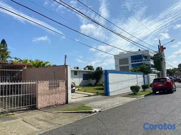 solares y terrenos - Solar de Esquina el los Prados Comercial uso suelo 5 niveles 2