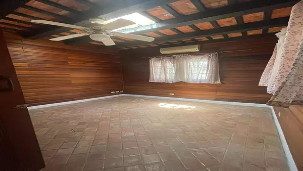 casas - Casa en Alquiler en ZONA COLONIAL 5