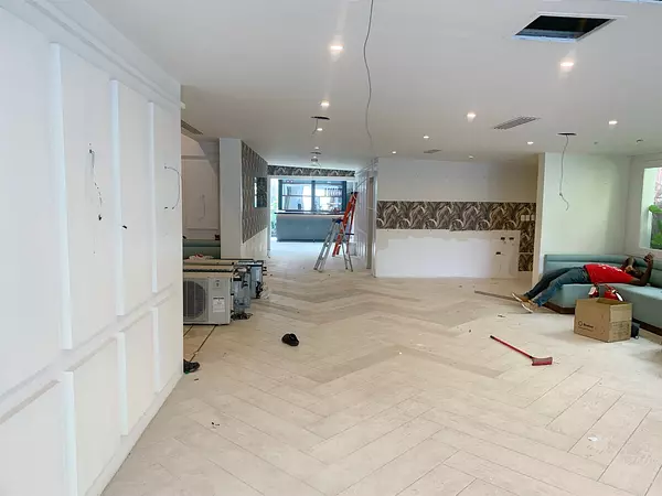 oficinas y locales comerciales - Local amplio en Piantini 400 m 5