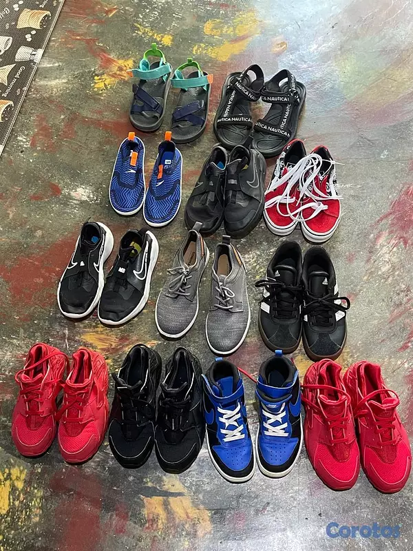 ropa y zapatos - Tenis en venta para niños 7 a 8 años 3