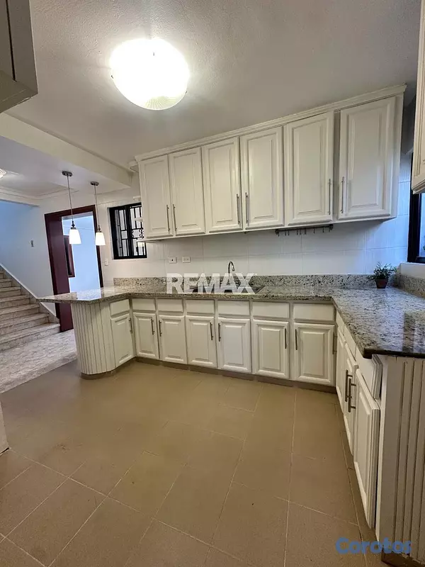 casas - Casa de 3 habitaciones 2.5 baños en alquiler en La 16