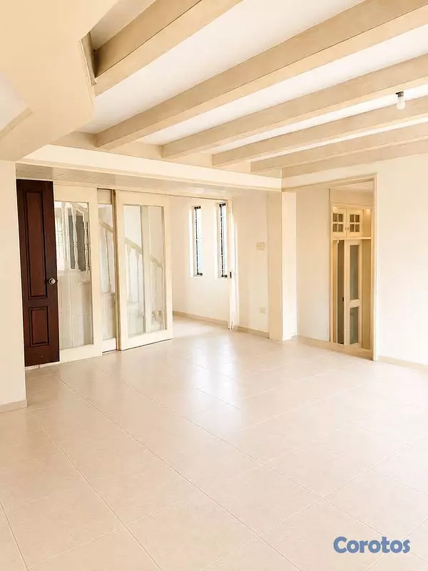 casas - Casa de 4 habitaciones 4 baños en alquiler en Arro 9
