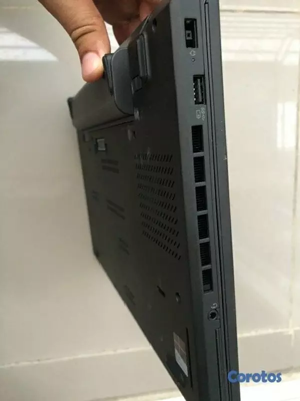computadoras y laptops - Laptop Lenovo Thinkpad T470 en muy buenas condicio 4