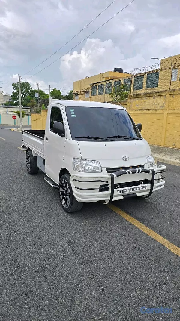 jeepetas y camionetas - toyota lite ace 2023 
6,000 klm version delta comercial no es guía cambiado 7