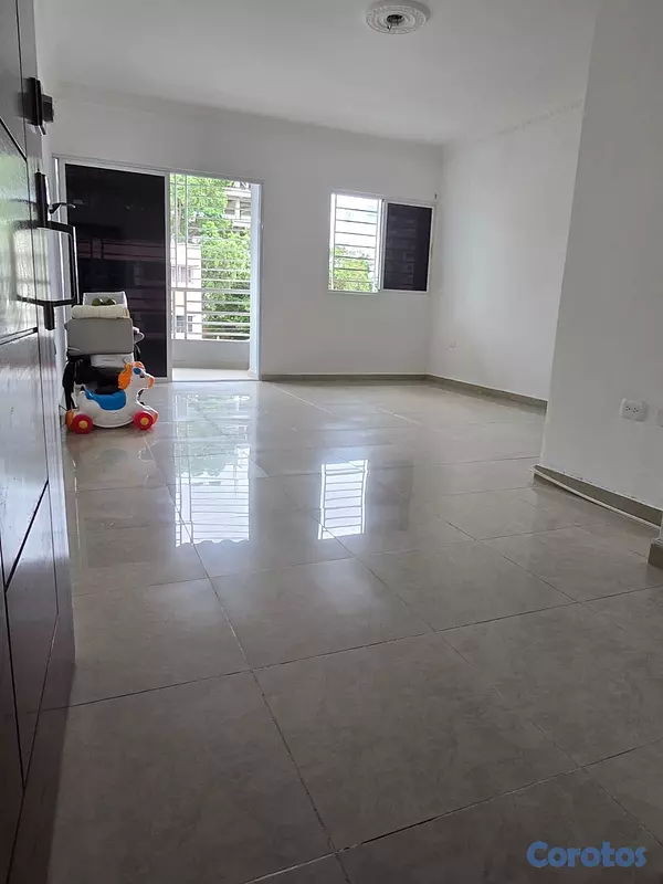 apartamentos - Oportunidad en Evaristo Morales de 3 habitaciones 2.5 baños  2 parqueo ascensor  4