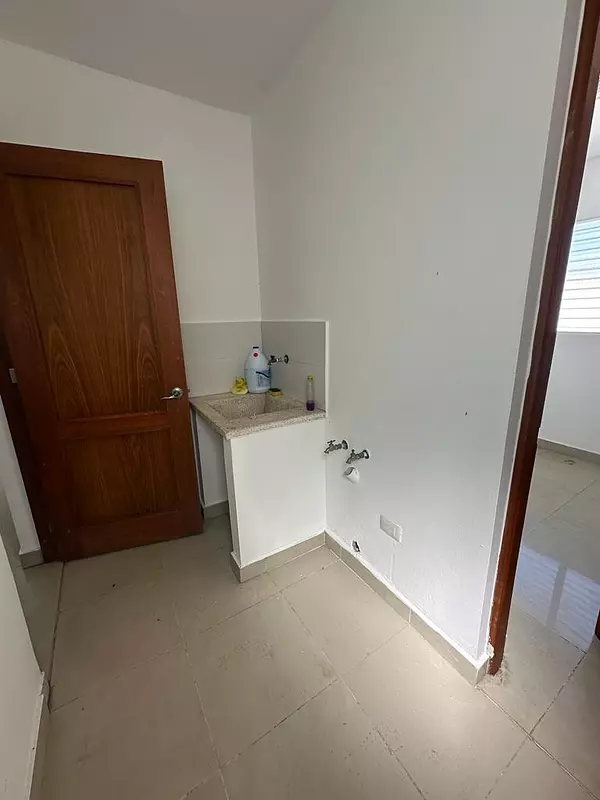 apartamentos - De Oportunidad Apartamento en Reparto Universitario 7