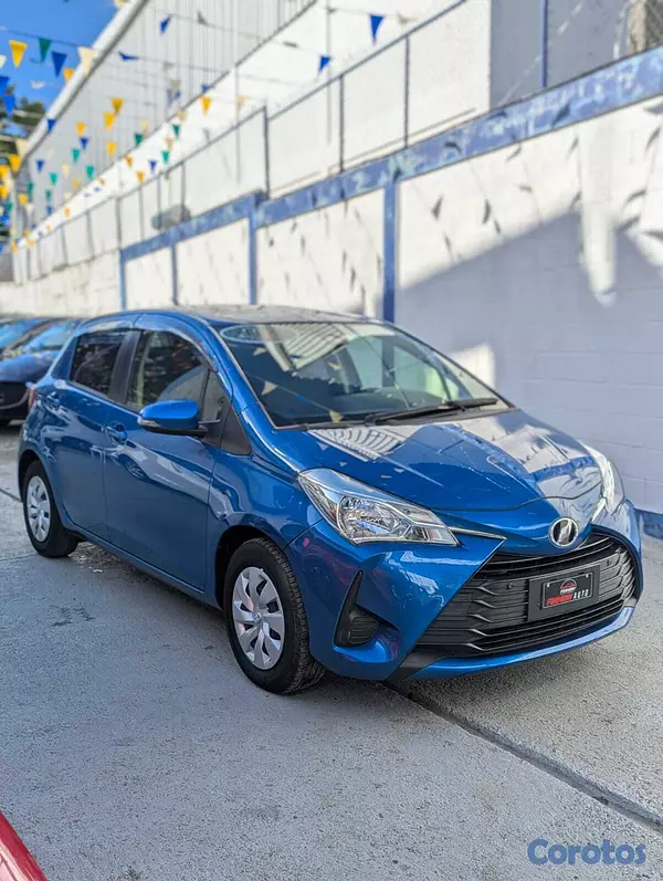 carros - TOYOTA VITZ 1