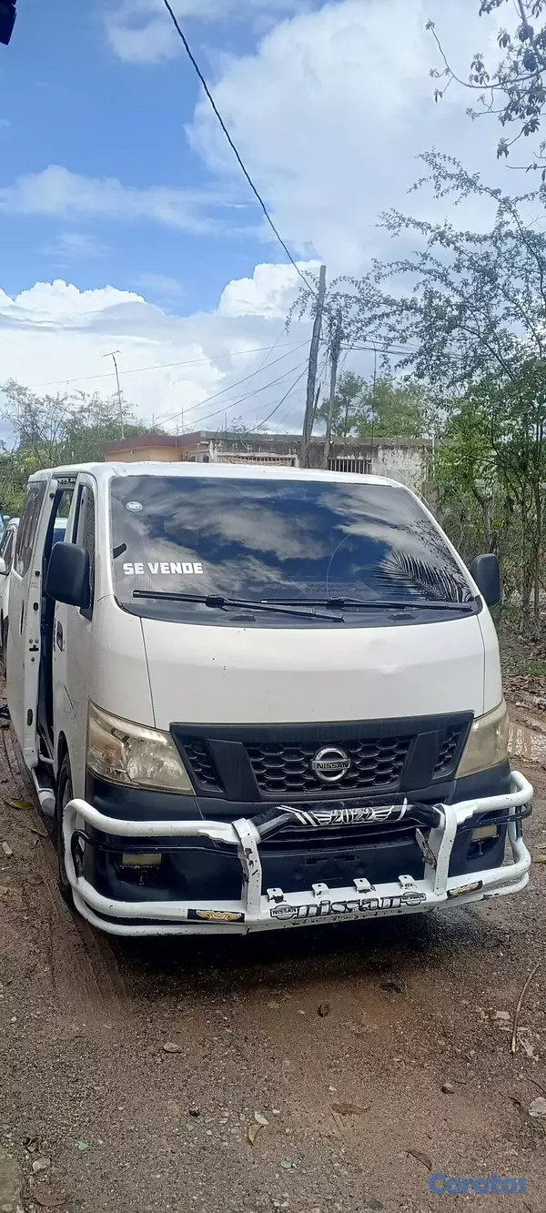 otros vehiculos - NISSAN NV 350  2