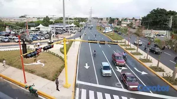 solares y terrenos - Solar en Aut. San Isidro Casi Esquina Charles de G 2