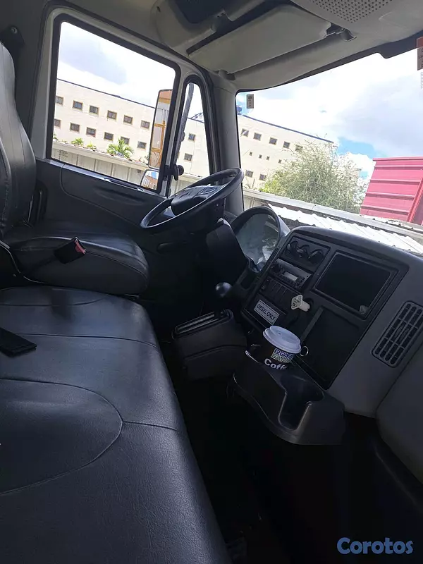 camiones y vehiculos pesados - camiones de 26 pies con liftgate 4