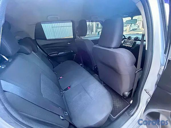 carros - SUZUKI SWIFT 2017 COMO NUEVO 10