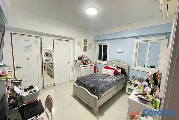 apartamentos - Venta de amplio apartamento ubicado en Serralles 3