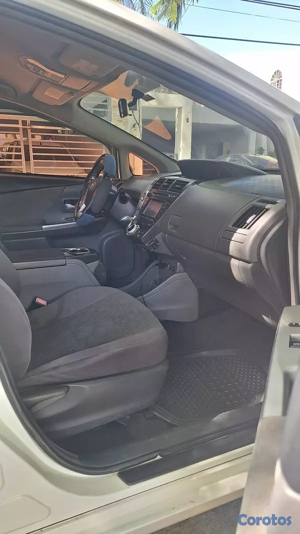 carros - Toyota prius V 9