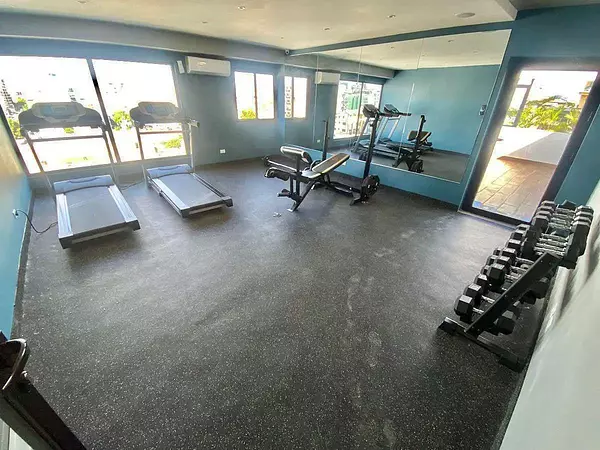 apartamentos - Alquile y Venta en apt. Evaristo Morales  4