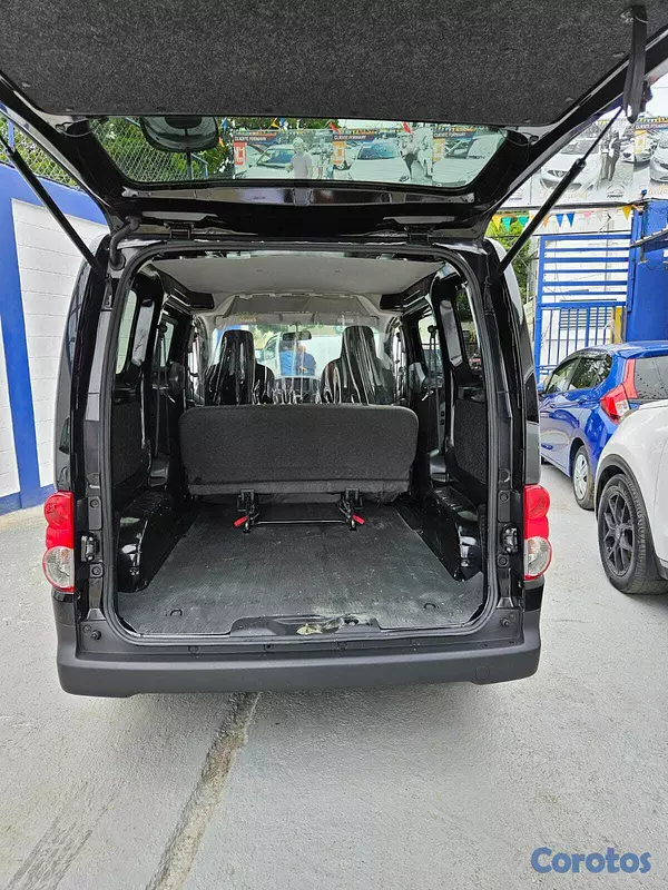 otros vehiculos - NISSAN NV200 VANETTE 10