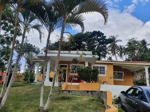 casas - Alquiler Villa Amueblada de 3 Habitaciones con Piscina, Los Róbalos, Samaná 2