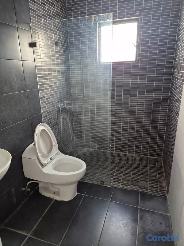 apartamentos - vendo los cacicazgos tres habitaciones dos baños paruaoe balcón servicio piso 4 14