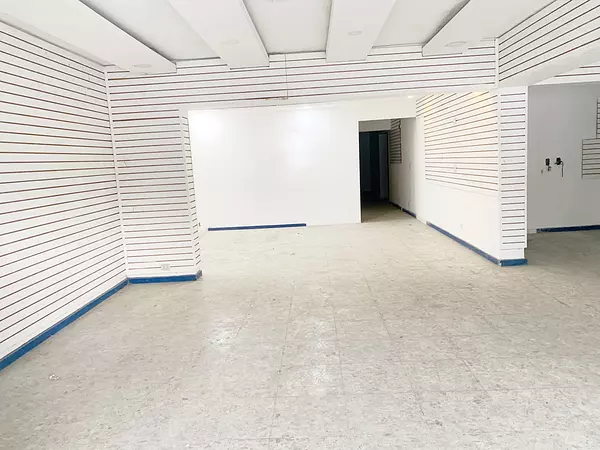 oficinas y locales comerciales - amplio local en primer nivel 5