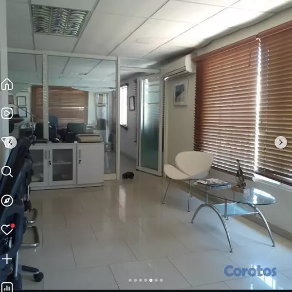 oficinas y locales comerciales - Vendo propiedad Comercial en la Av. Rómulo Betancourt 4