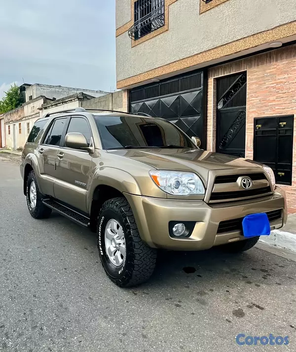 jeepetas y camionetas - este vehículo tiene financiamiento Diponible  4