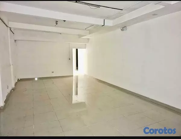 oficinas y locales comerciales - En Alquiler Local en la Julia en Segundo Nivel de 560m2 9