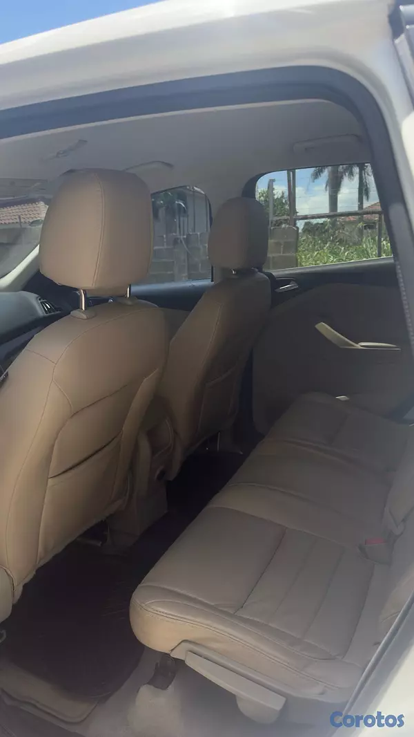 jeepetas y camionetas - Ford escape disponible 6