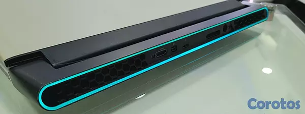 computadoras y laptops - Alienware Blanca Core i7 Ram 16gb nVidea RTX 2060 6GB Pantalla Oled 4K 3