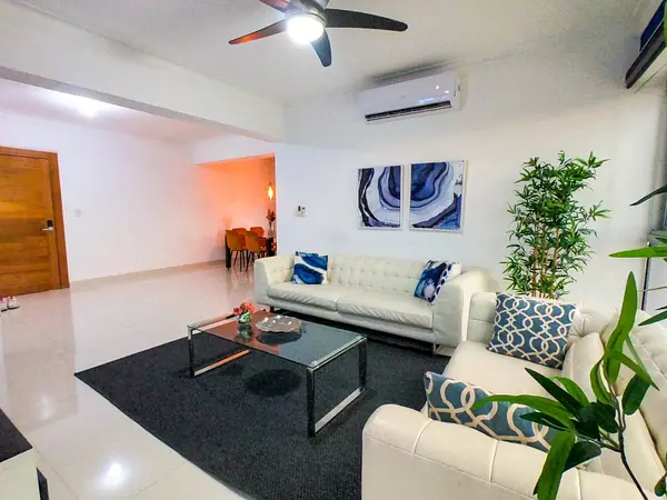 apartamentos - EXCLUSIVIDAD!!!!

Penthouse en el Millón en la Avenida Privada, USD 270,000 2