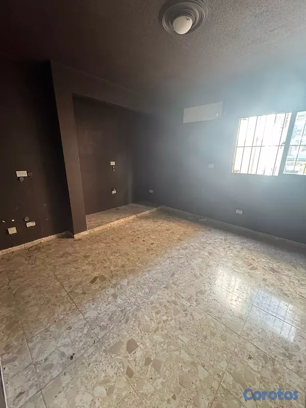 apartamentos - alquiló cacicazgo misma enrriquillo tres habitaciones dos baños parqueo servicio 2