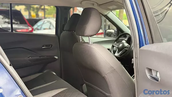 jeepetas y camionetas - 2020 Nissan Kicks SV CLEAN CARFAX 9