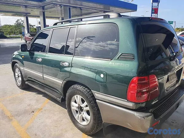 jeepetas y camionetas - Jeepeta Toyota LandCruiser VX 2001 Turbo Diesel 10 4