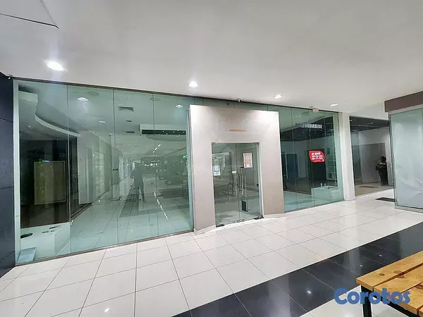 oficinas y locales comerciales - LOCAL PRIMER PISO 206MTS2 PLAZA INTERNACIONAL STGO 2