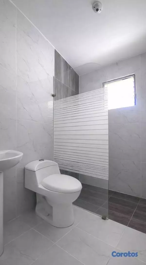 casas - Casa de dos niveles en venta en Miramar 15