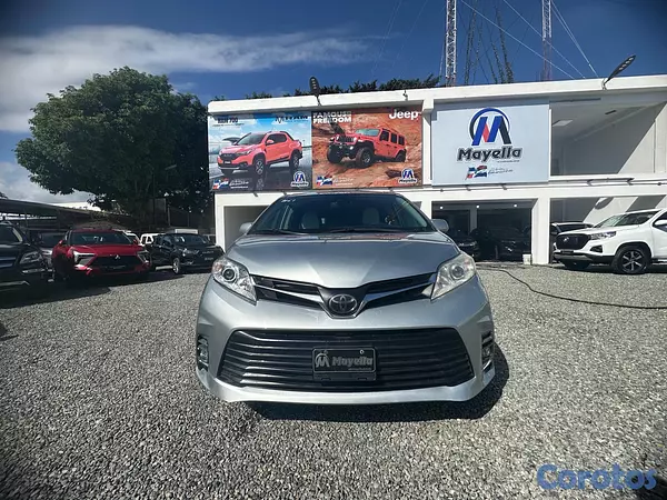 jeepetas y camionetas - TOYOTA SIENNA LE AWD 2020 2